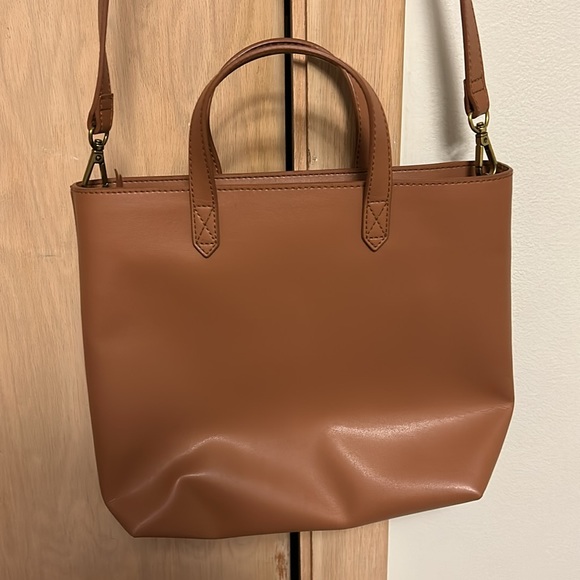 The Zip-Top Transport Crossbody: Vegan-Friendly Cactus Edition - Picture 2 of 3